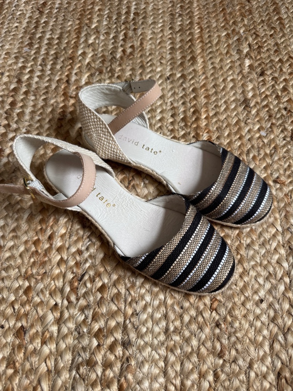 David Tate 7.5M Juno Black Gold Ankle Strap Raffia Sandals Jute Espadrille